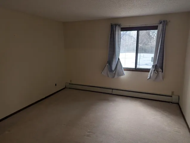 $150,000 | 10451 Greenbrier Road, Unit 115, Minnetonka, MN 55305