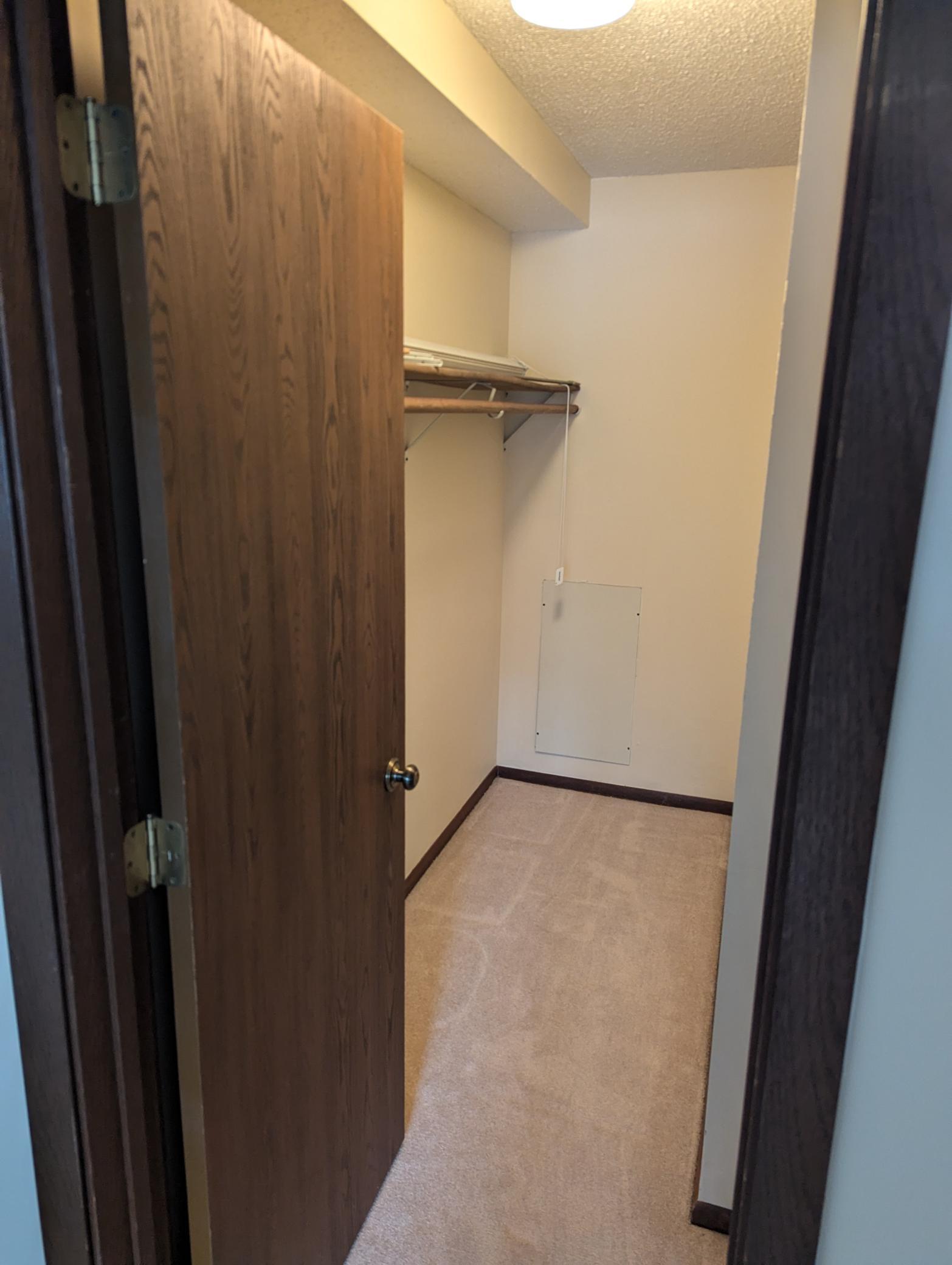 10451 Greenbrier Road, Unit 115 Minnetonka, MN 55305 - Photo 7 of 10