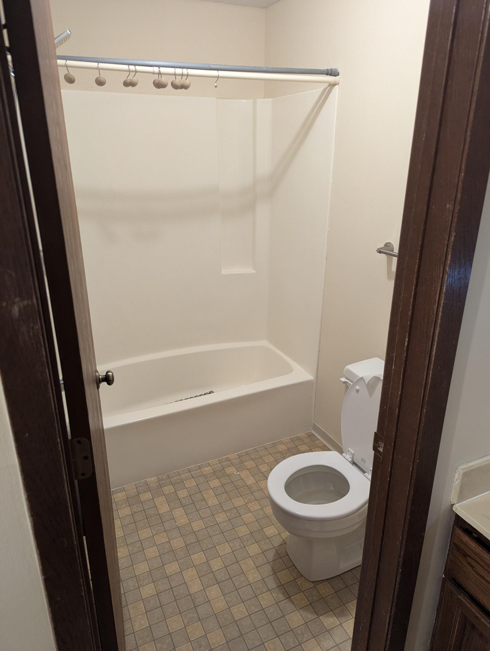 10451 Greenbrier Road, Unit 115 Minnetonka, MN 55305 - Photo 8 of 10