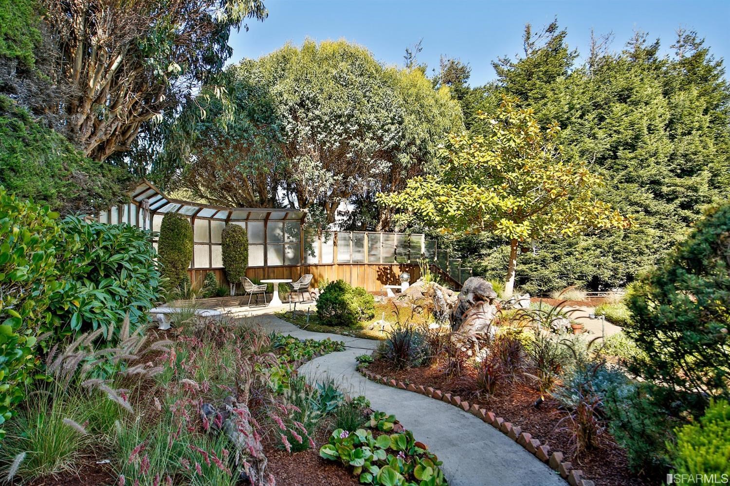 100 Stonecrest Drive San Francisco, CA 94132 - Photo 94 of 98 a view of yard with green space