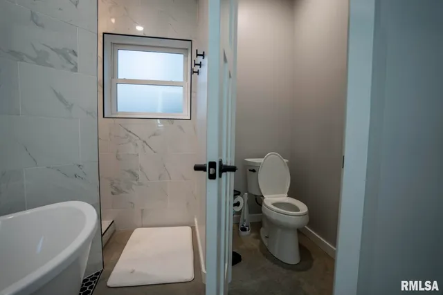 $599,000 | 1865 Gravel Springs Circle, Jacksonville, IL 62650