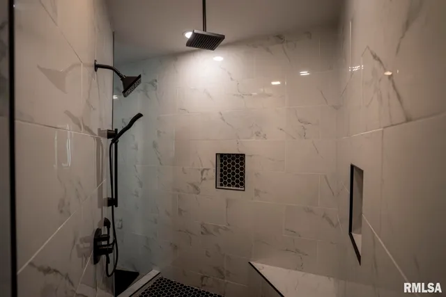 $599,000 | 1865 Gravel Springs Circle, Jacksonville, IL 62650