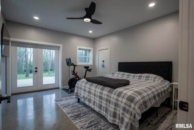 $599,000 | 1865 Gravel Springs Circle, Jacksonville, IL 62650