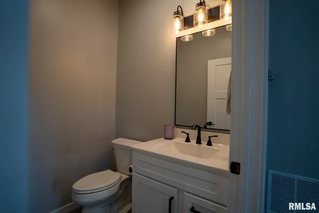 $599,000 | 1865 Gravel Springs Circle, Jacksonville, IL 62650