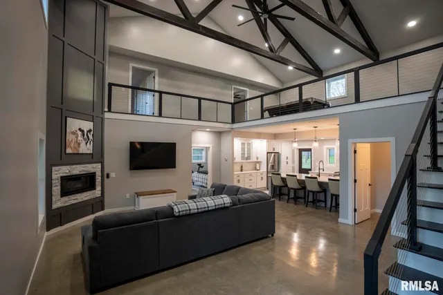 $599,000 | 1865 Gravel Springs Circle, Jacksonville, IL 62650