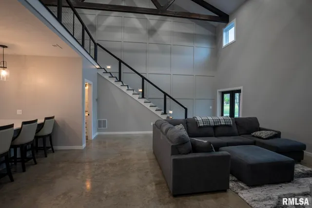 $599,000 | 1865 Gravel Springs Circle, Jacksonville, IL 62650