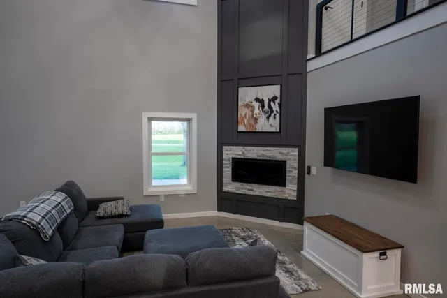 $599,000 | 1865 Gravel Springs Circle, Jacksonville, IL 62650