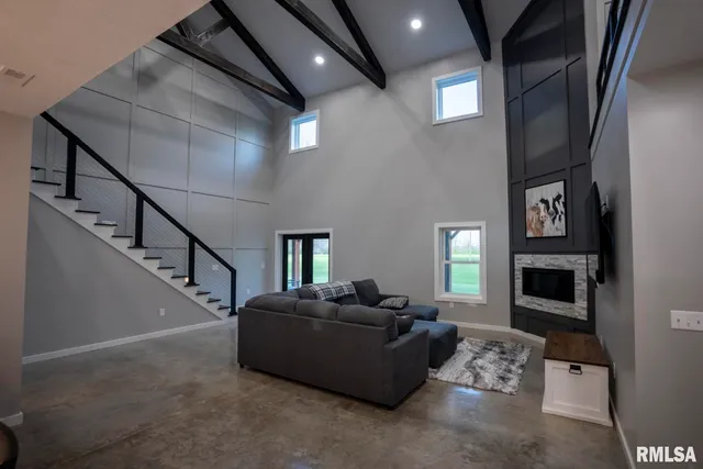 $599,000 | 1865 Gravel Springs Circle, Jacksonville, IL 62650