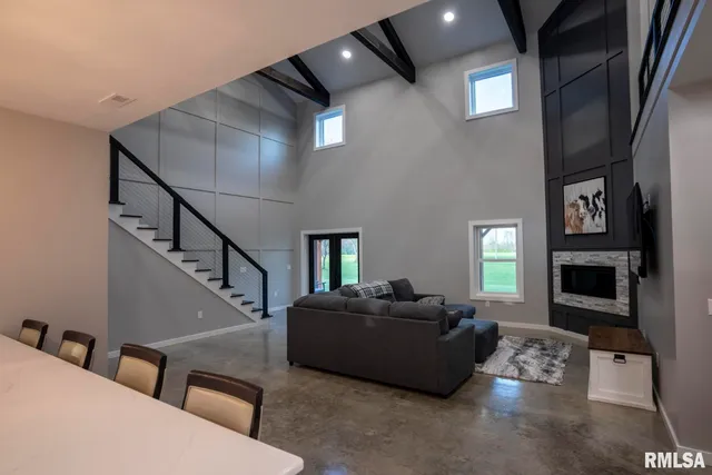 $599,000 | 1865 Gravel Springs Circle, Jacksonville, IL 62650