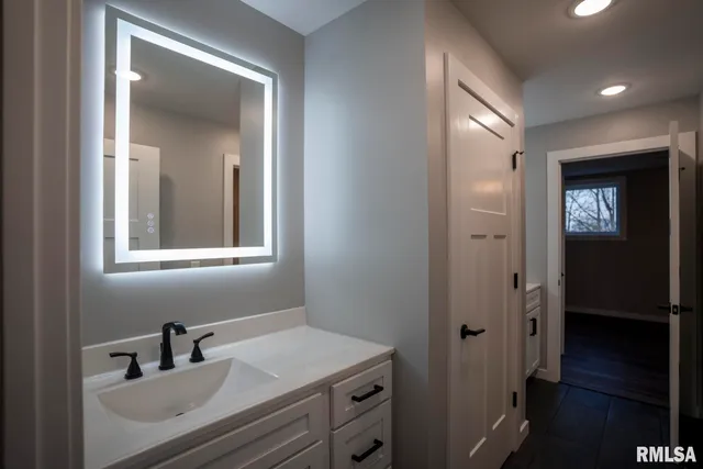 $599,000 | 1865 Gravel Springs Circle, Jacksonville, IL 62650