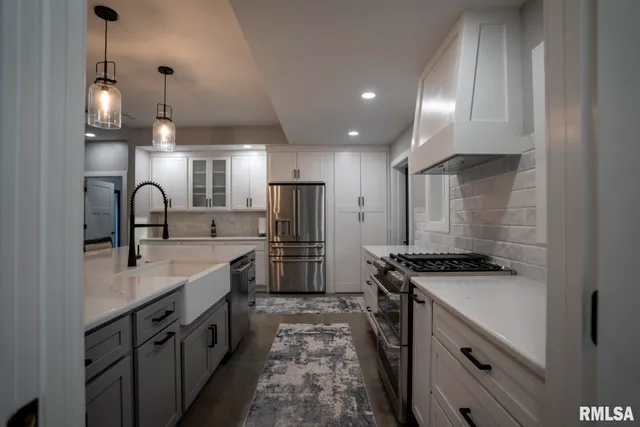 $599,000 | 1865 Gravel Springs Circle, Jacksonville, IL 62650