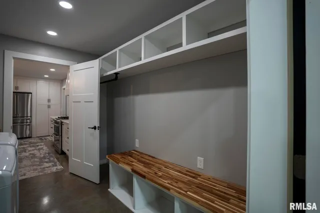 $599,000 | 1865 Gravel Springs Circle, Jacksonville, IL 62650