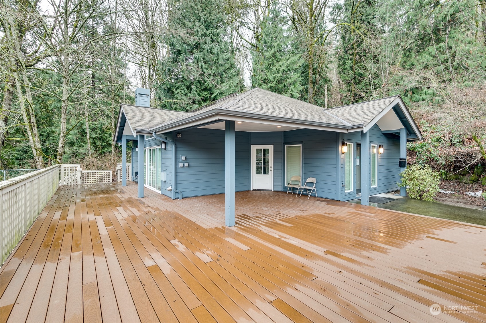 15711 Waynita Way Northeast, Unit H203 Bothell, WA 98011 - Photo 21 of 22 a front view of a house with a yard