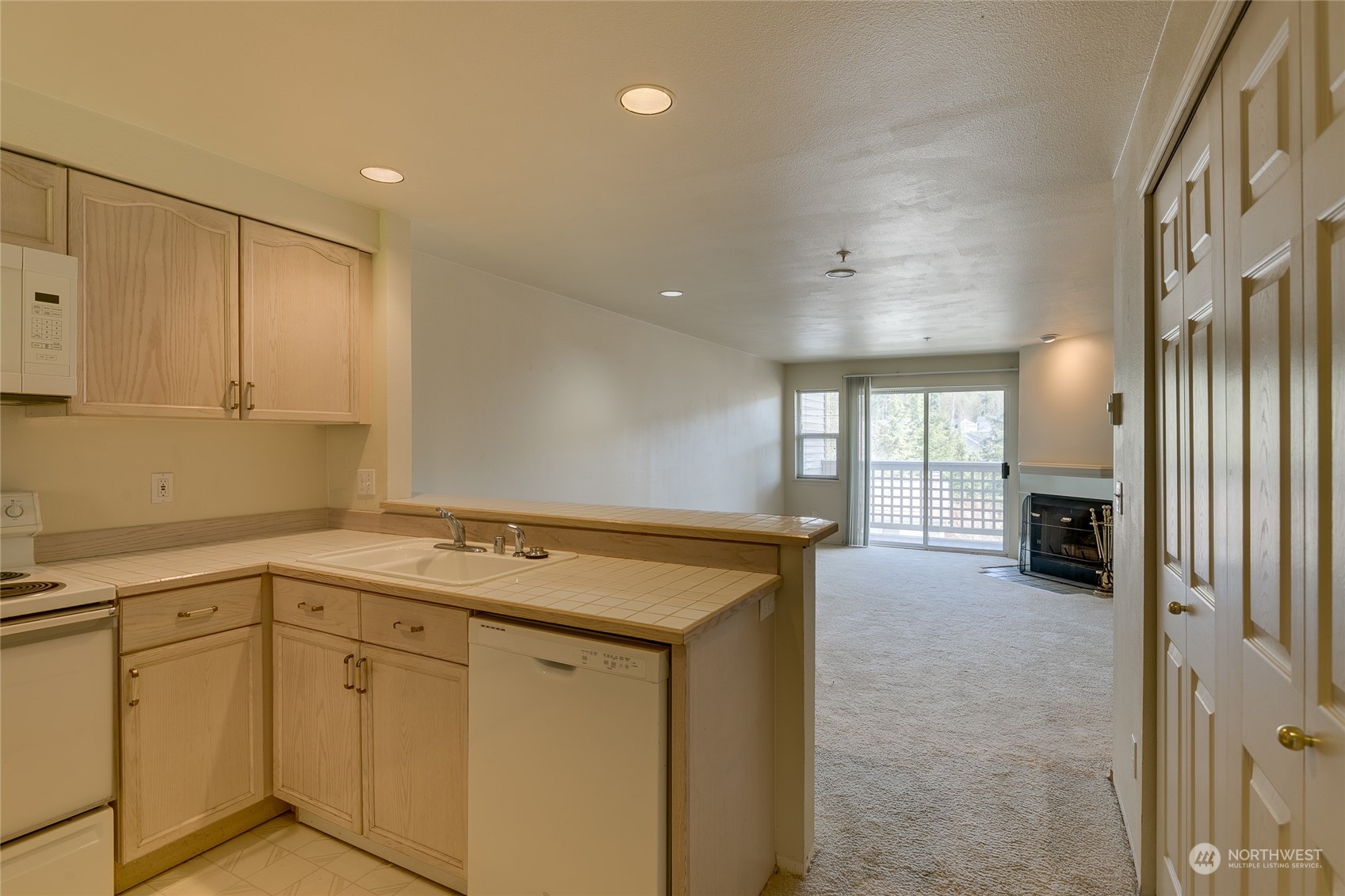 15711 Waynita Way Northeast, Unit H203 Bothell, WA 98011 - Photo 6 of 22