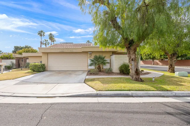 a view of a house with entertaining space
