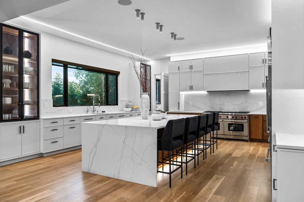 15 Buff Circle Newton, MA 02459 - Photo 2 of 42