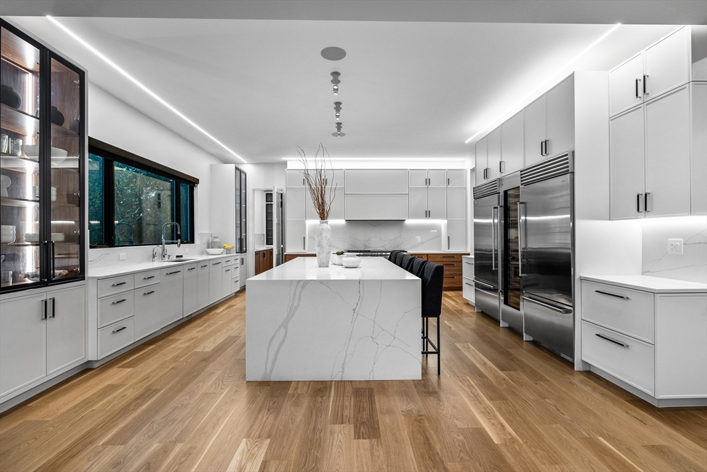 15 Buff Circle Newton, MA 02459 - Photo 3 of 42