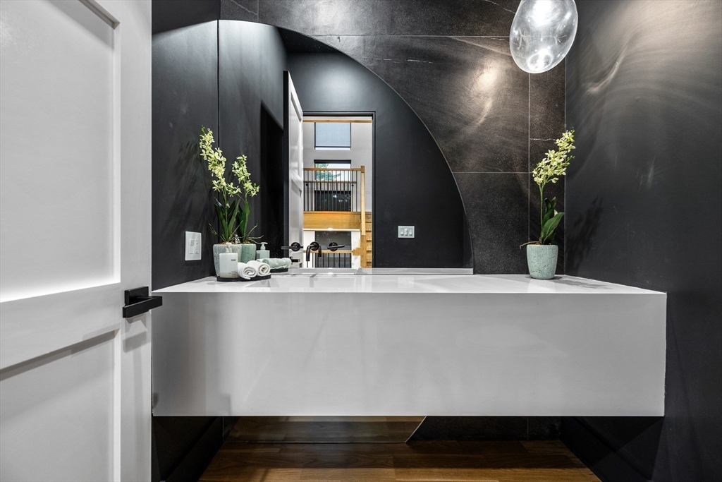 15 Buff Circle Newton, MA 02459 - Photo 10 of 42