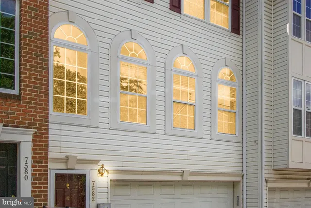 $445,000 | 7582 Cherrybark Oak Lane, Unit 190, Elkridge, MD 21075