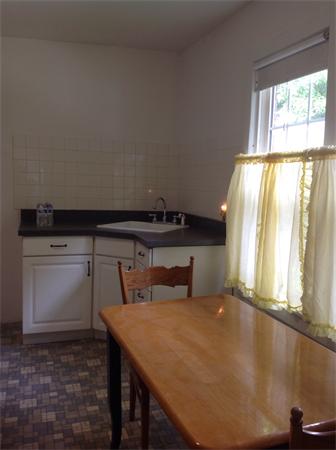 142 Melha Avenue Springfield, MA 01104 - Photo 9 of 18 Gallery Image 9