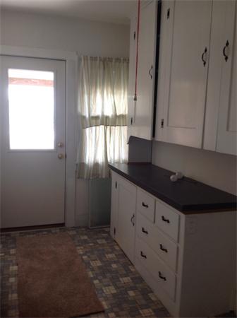 142 Melha Avenue Springfield, MA 01104 - Photo 10 of 18 Gallery Image 10