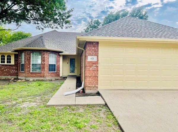 $2,100 | 621 Tulane Drive, Waxahachie, TX 75165