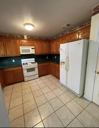 $2,100 | 621 Tulane Drive, Waxahachie, TX 75165