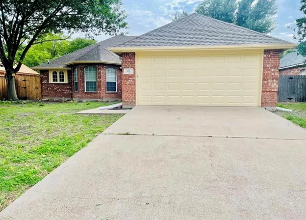 $2,100 | 621 Tulane Drive, Waxahachie, TX 75165