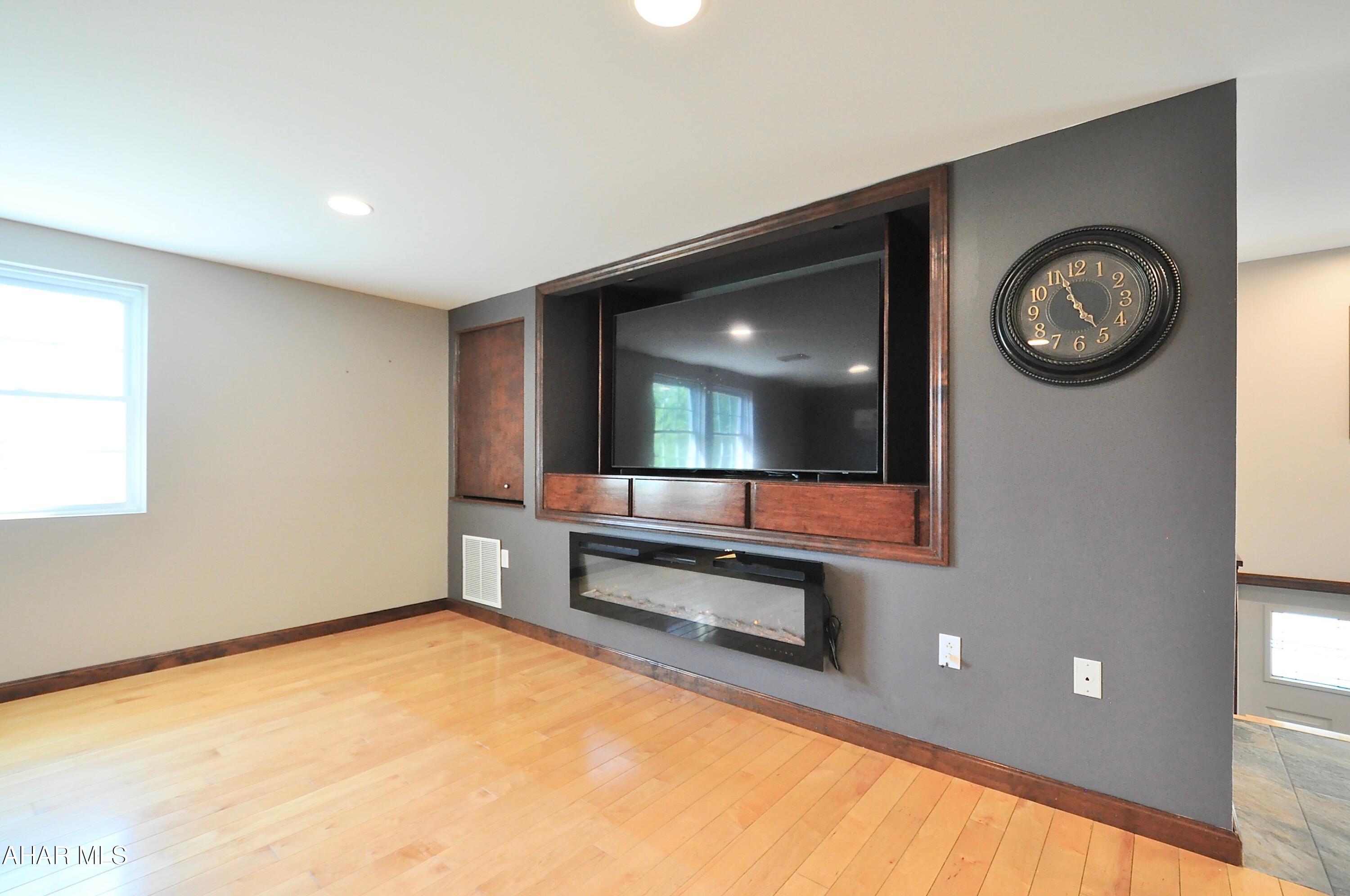 11352 Raystown Road Saxton, PA 16678 - Photo 10 of 47