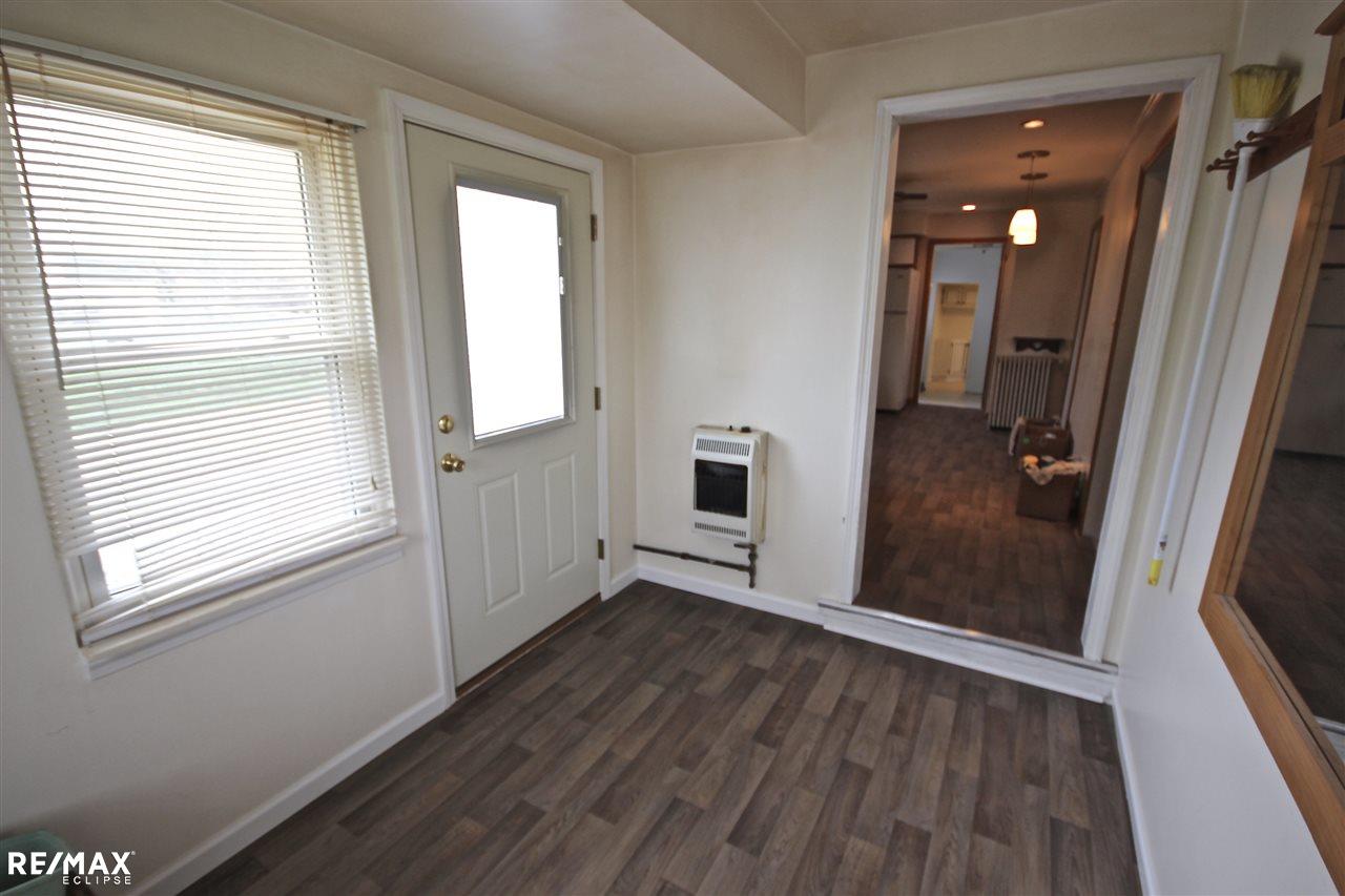 17312 Common Road Roseville, MI 48066 - Photo 10 of 26 31346421-9.JPG