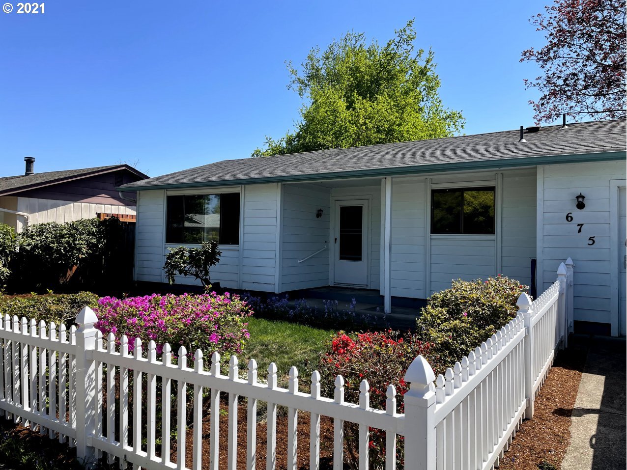 675 T Street Springfield, OR 97477 - Photo 1 of 8