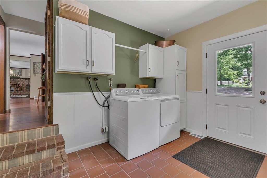 960 Edgewood Road Beaver Falls, PA 15010 - Photo 17 of 50 Main Level Laundry