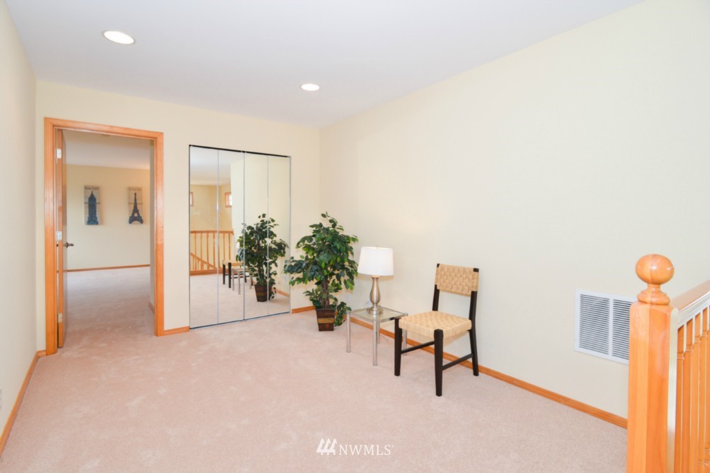 10204 Northeast 156th Place Bothell, WA 98011 - Photo 22 of 25 Gallery Image 22