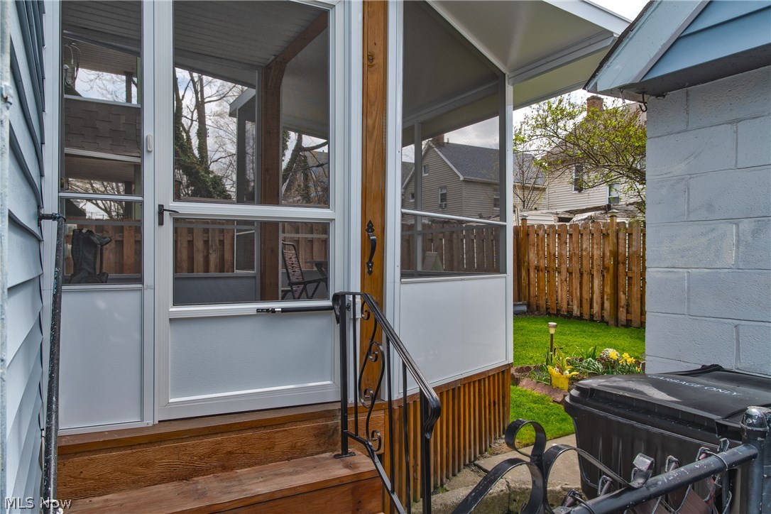 790 Alhambra Road Cleveland, OH 44110 - Photo 5 of 35