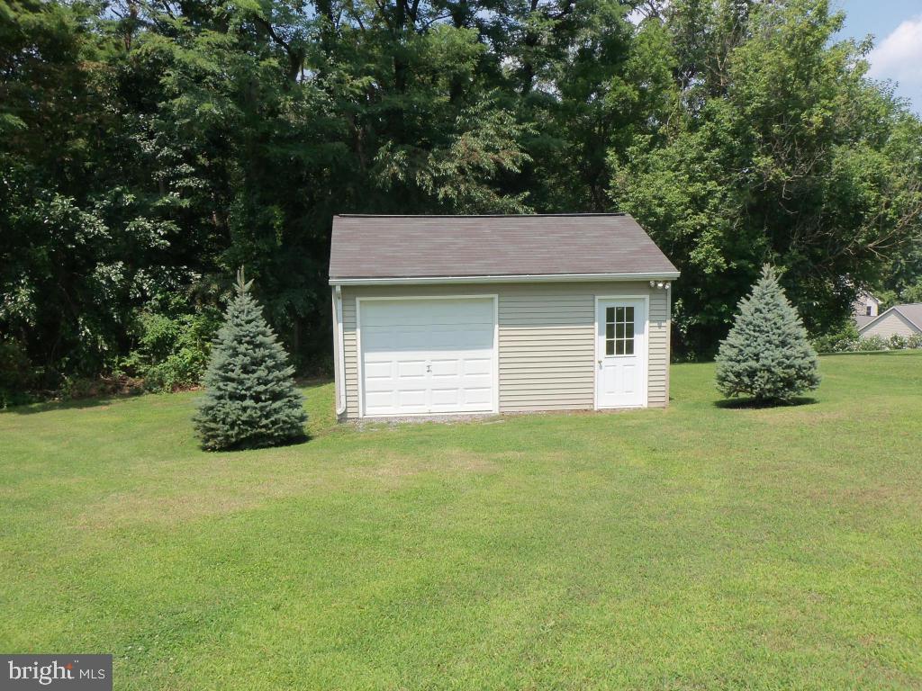 319 Owl Hill Road Lititz, PA 17543 - Photo 8 of 36