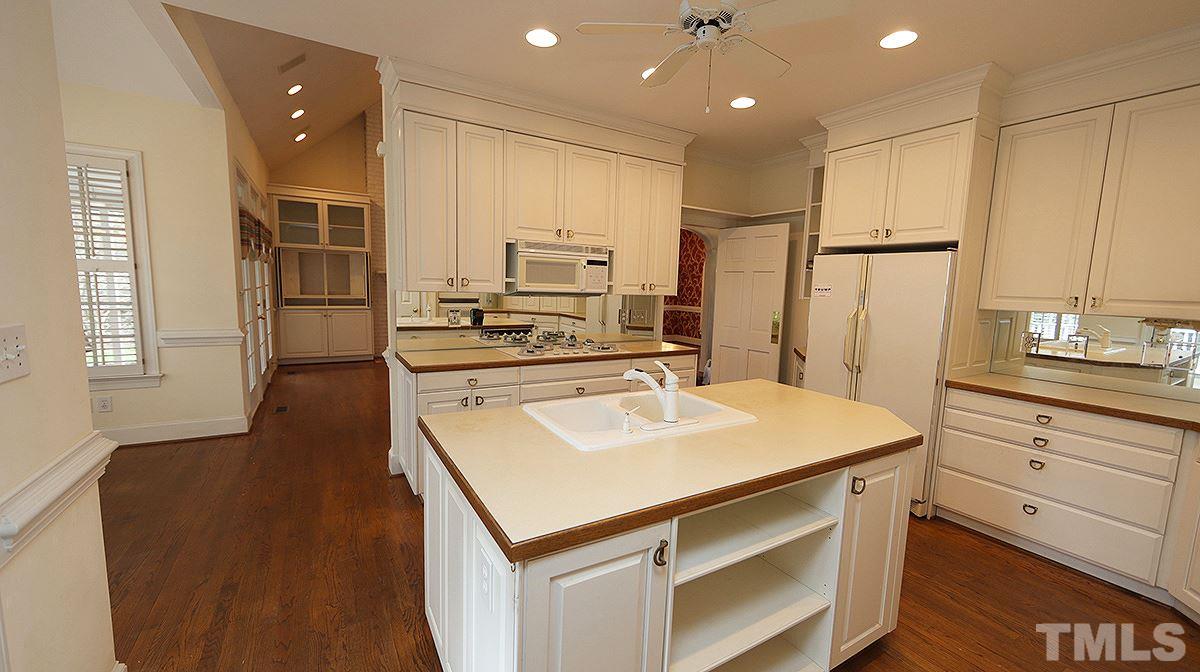 3716 Bellevue Road Raleigh, NC 27609 - Photo 5 of 19