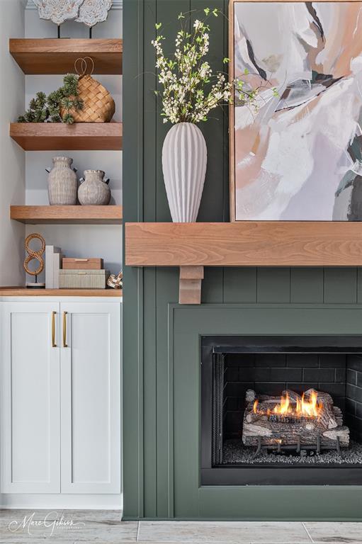 175 Sitka Loop Haughton, LA 71037 - Photo 8 of 28 a view of fireplace and cabinets
