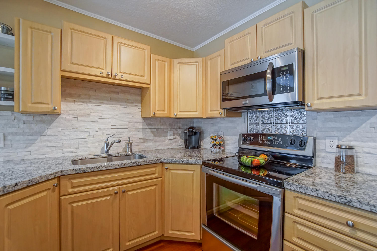 3176 Gulfstream Road Lake Worth, FL 33461 - Photo 8 of 31 Stainless steel appliances