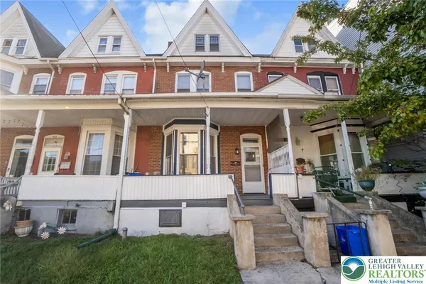 $2,250 | 421 Center Street, Jim Thorpe, PA 18229