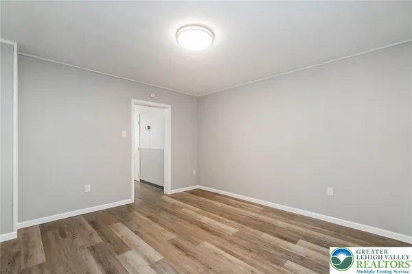 $2,250 | 421 Center Street, Jim Thorpe, PA 18229