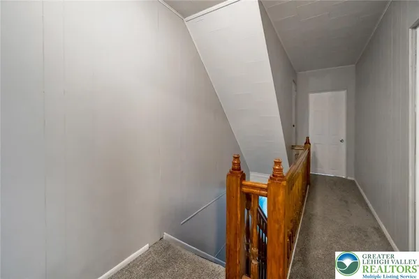 $2,250 | 421 Center Street, Jim Thorpe, PA 18229