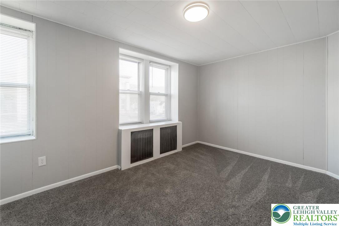 421 Center Street Jim Thorpe, PA 18229 - Photo 22 of 34 an empty room with windows