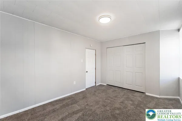 $2,250 | 421 Center Street, Jim Thorpe, PA 18229