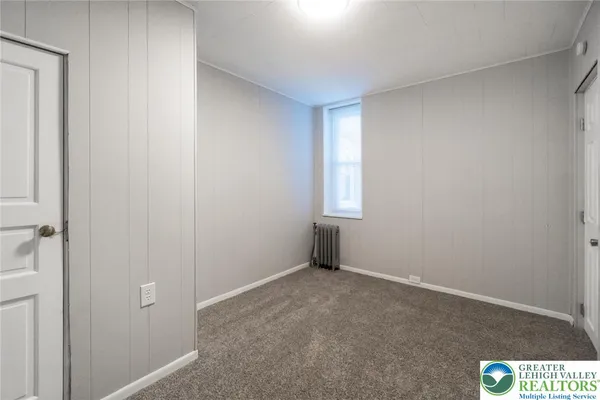 $2,250 | 421 Center Street, Jim Thorpe, PA 18229