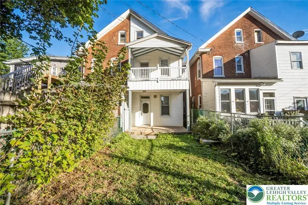 $2,250 | 421 Center Street, Jim Thorpe, PA 18229