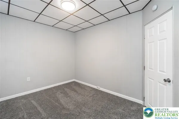 $2,250 | 421 Center Street, Jim Thorpe, PA 18229