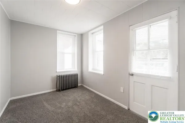 $2,250 | 421 Center Street, Jim Thorpe, PA 18229