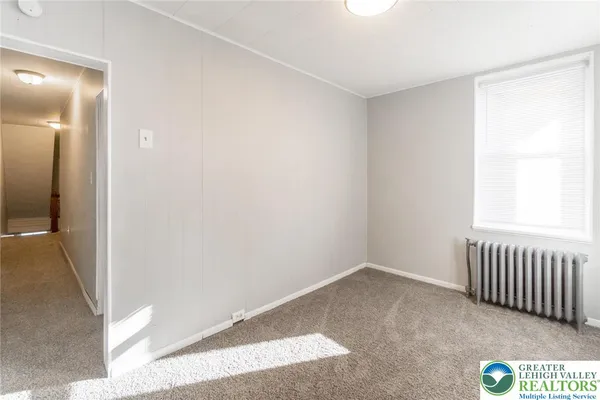 $2,250 | 421 Center Street, Jim Thorpe, PA 18229