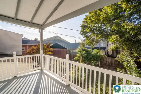 $2,250 | 421 Center Street, Jim Thorpe, PA 18229