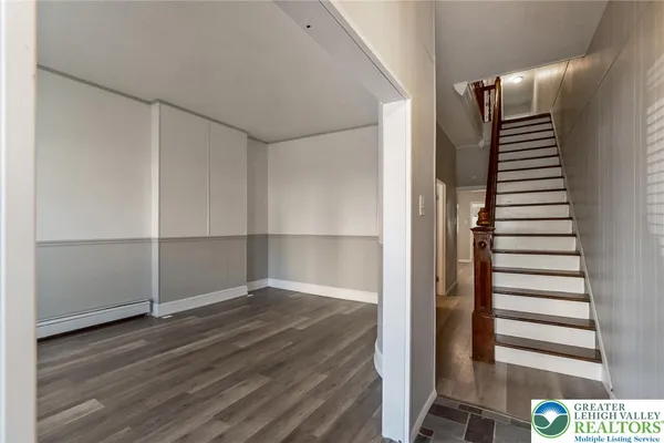 $2,250 | 421 Center Street, Jim Thorpe, PA 18229